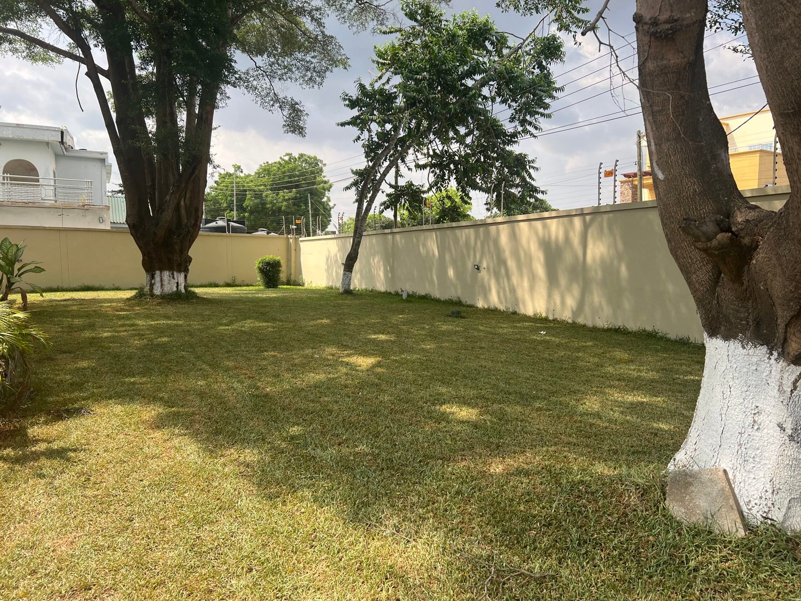 18 Room Office Facility Ideal for Corporate Use