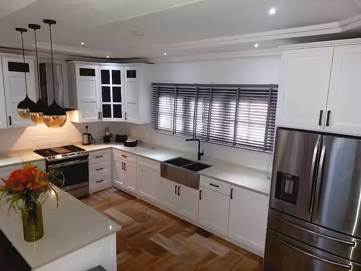 4 Bedroom House In West Trasacco