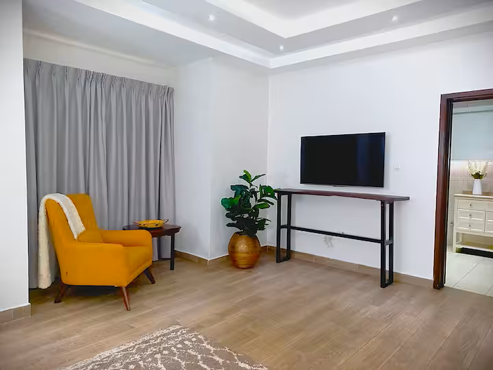 4 Bedroom House In West Trasacco