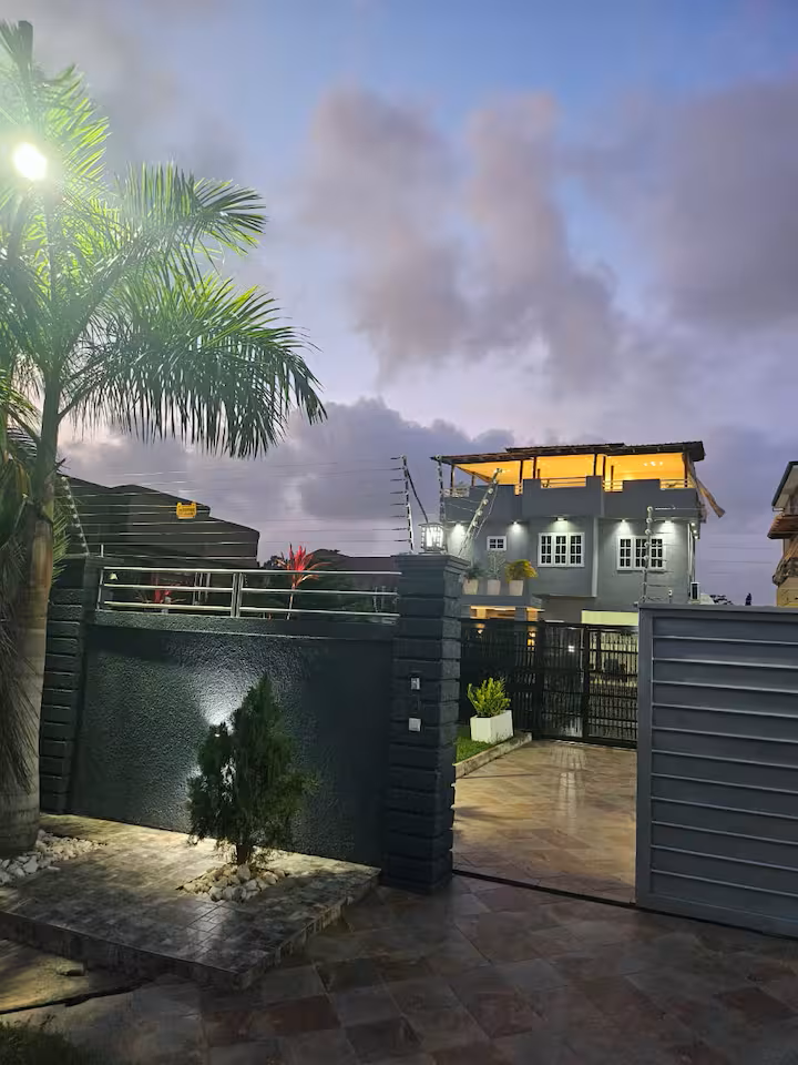 4 Bedroom House In West Trasacco