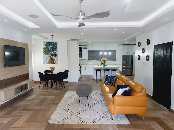 4 Bedroom House In West Trasacco