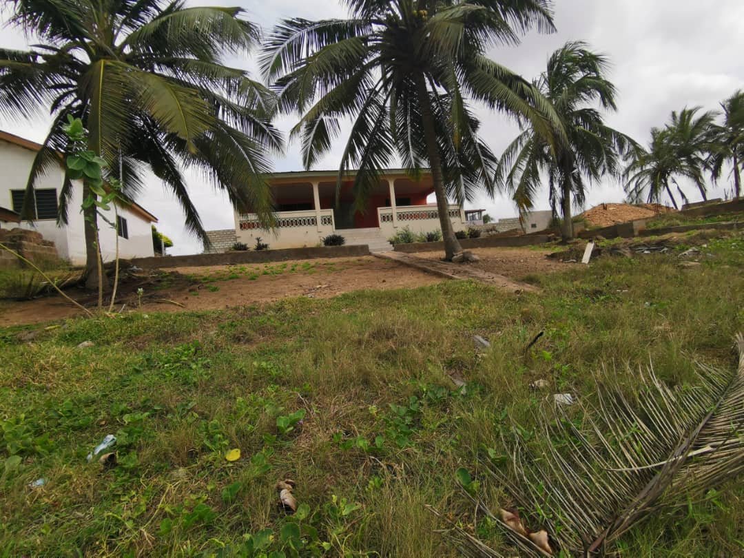4 Bedroom House Near The Beach In Prampram