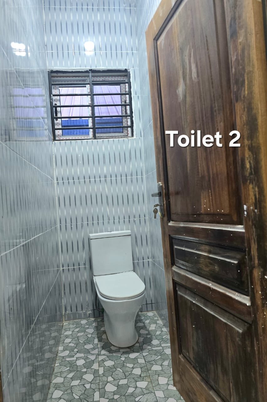 5 Bedroom House In Amasaman