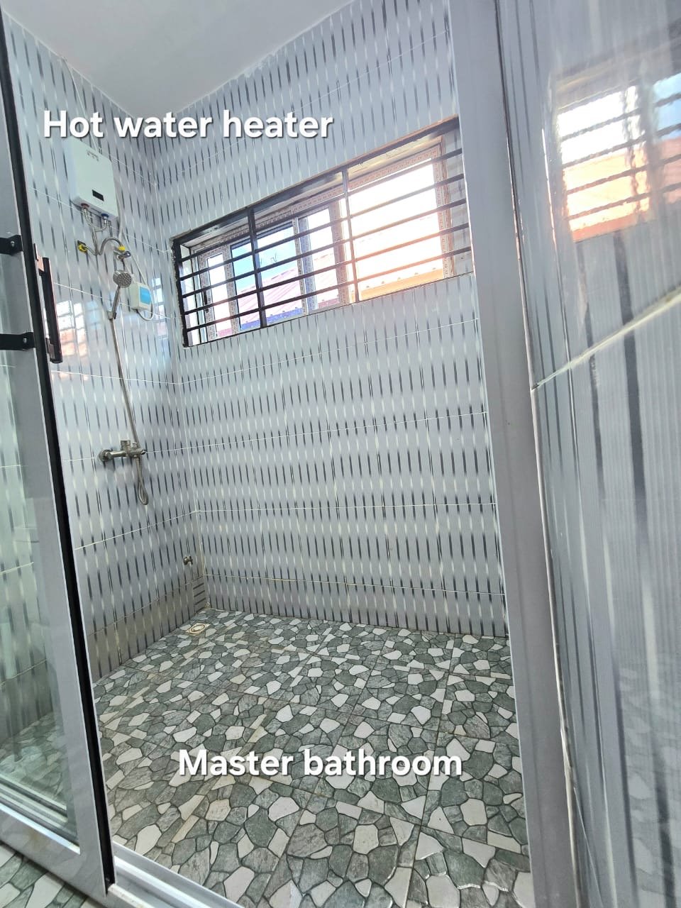 5 Bedroom House In Amasaman