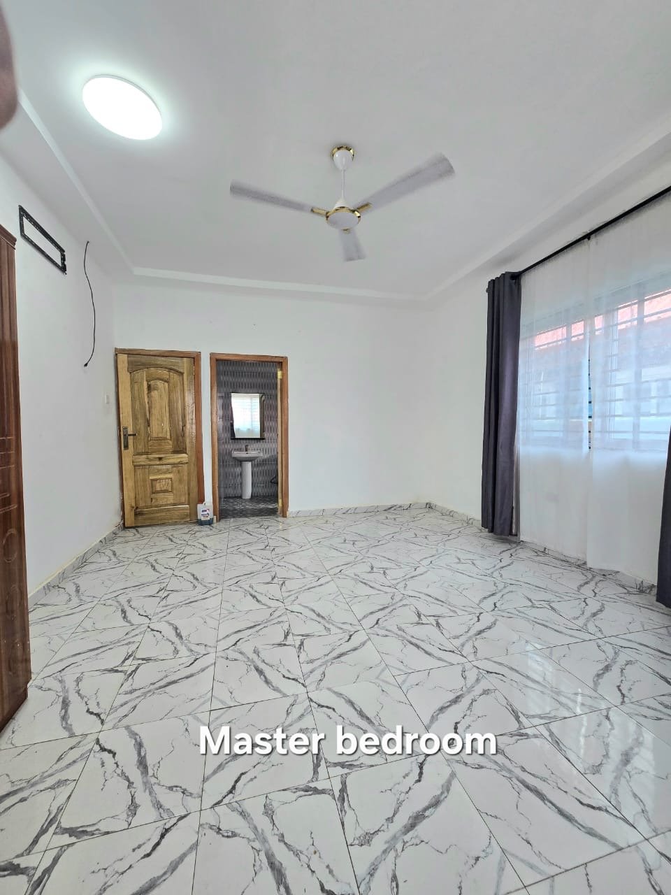 5 Bedroom House In Amasaman