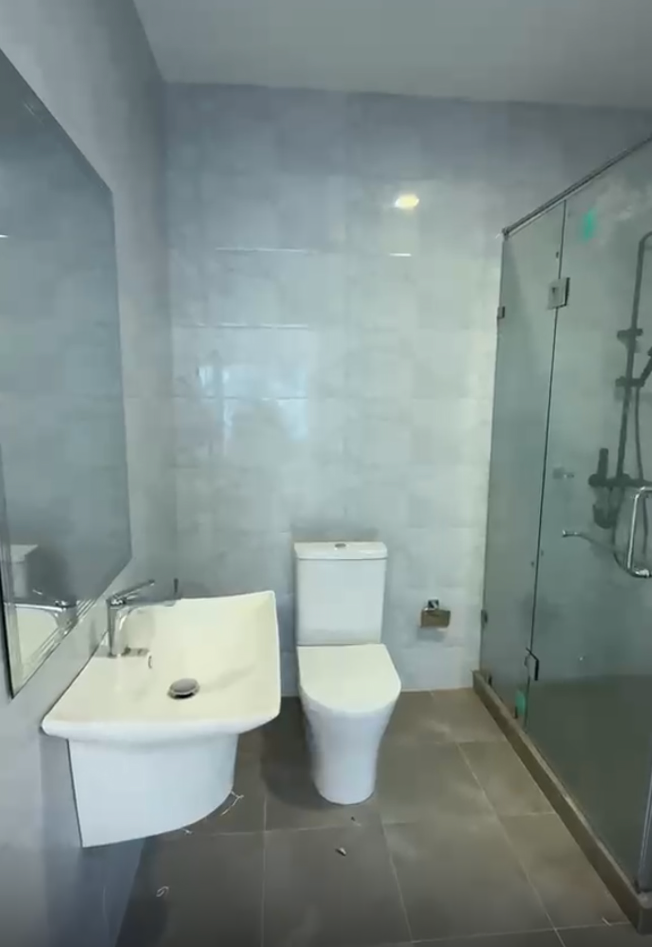 5 Bedroom House In Lakeside