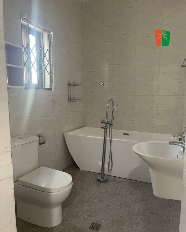 5 Bedroom SelfCompound House In Adjiringanor