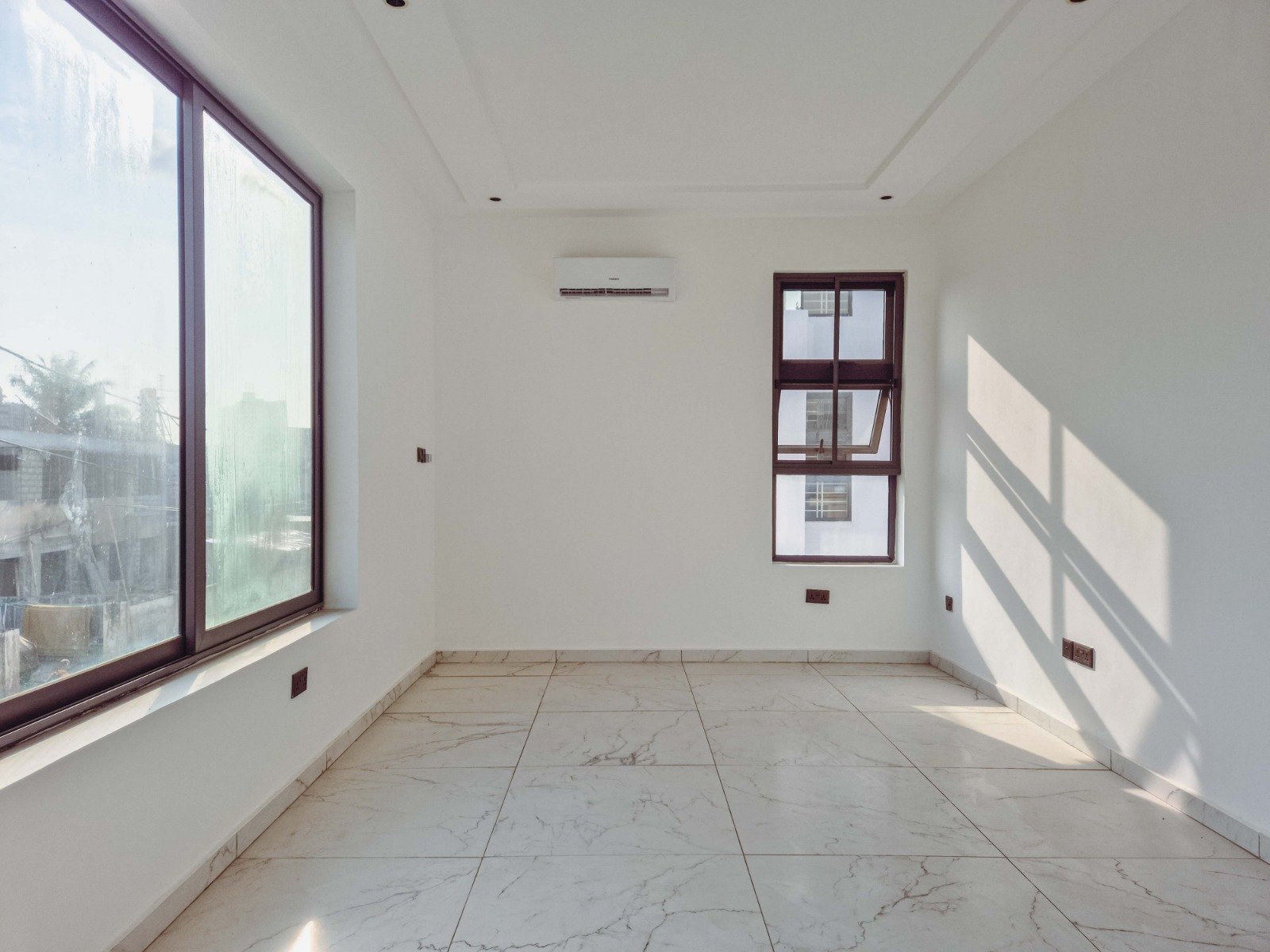 5 Bedroom Townhouse In Ridge