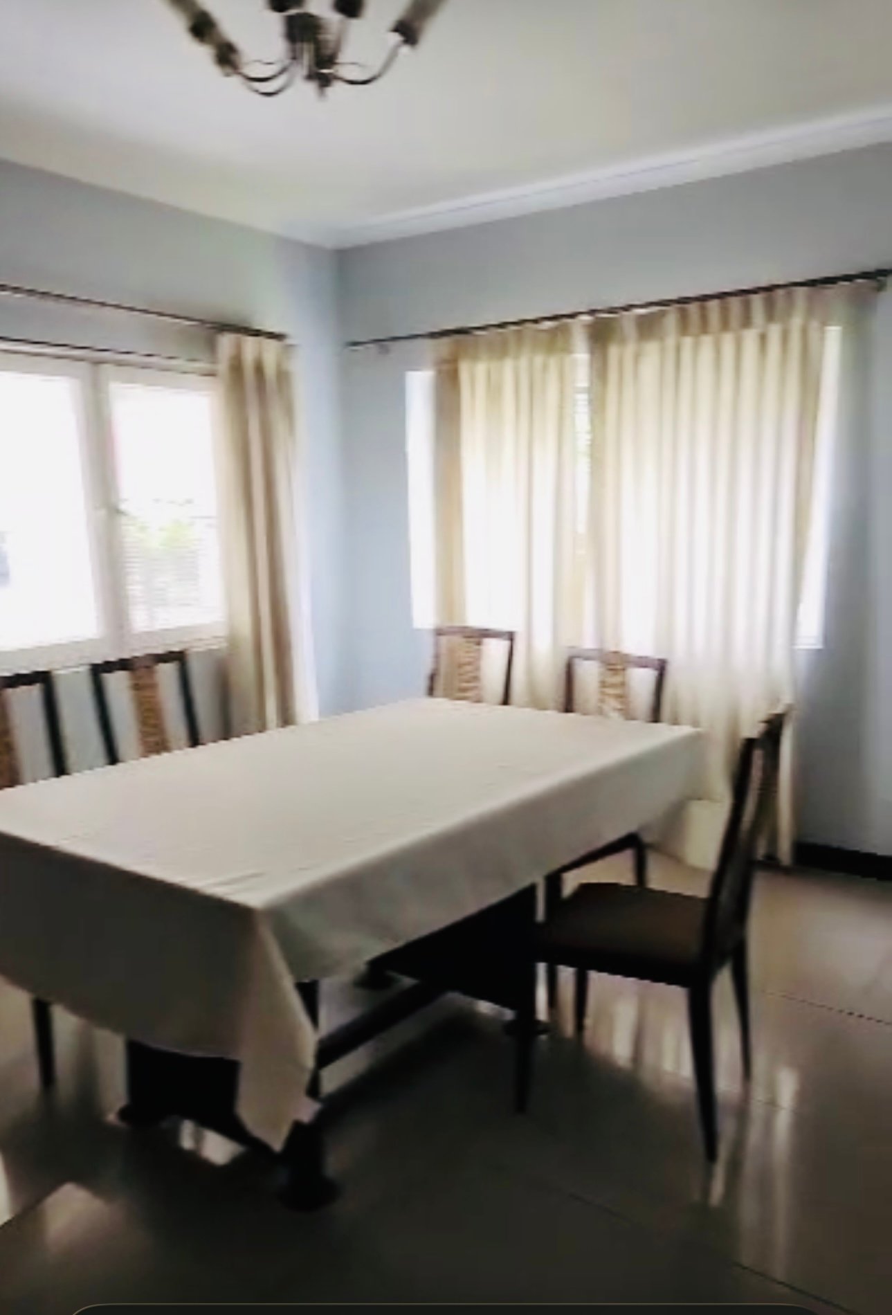 Executive 3 Bedroom Apartment In Ridge