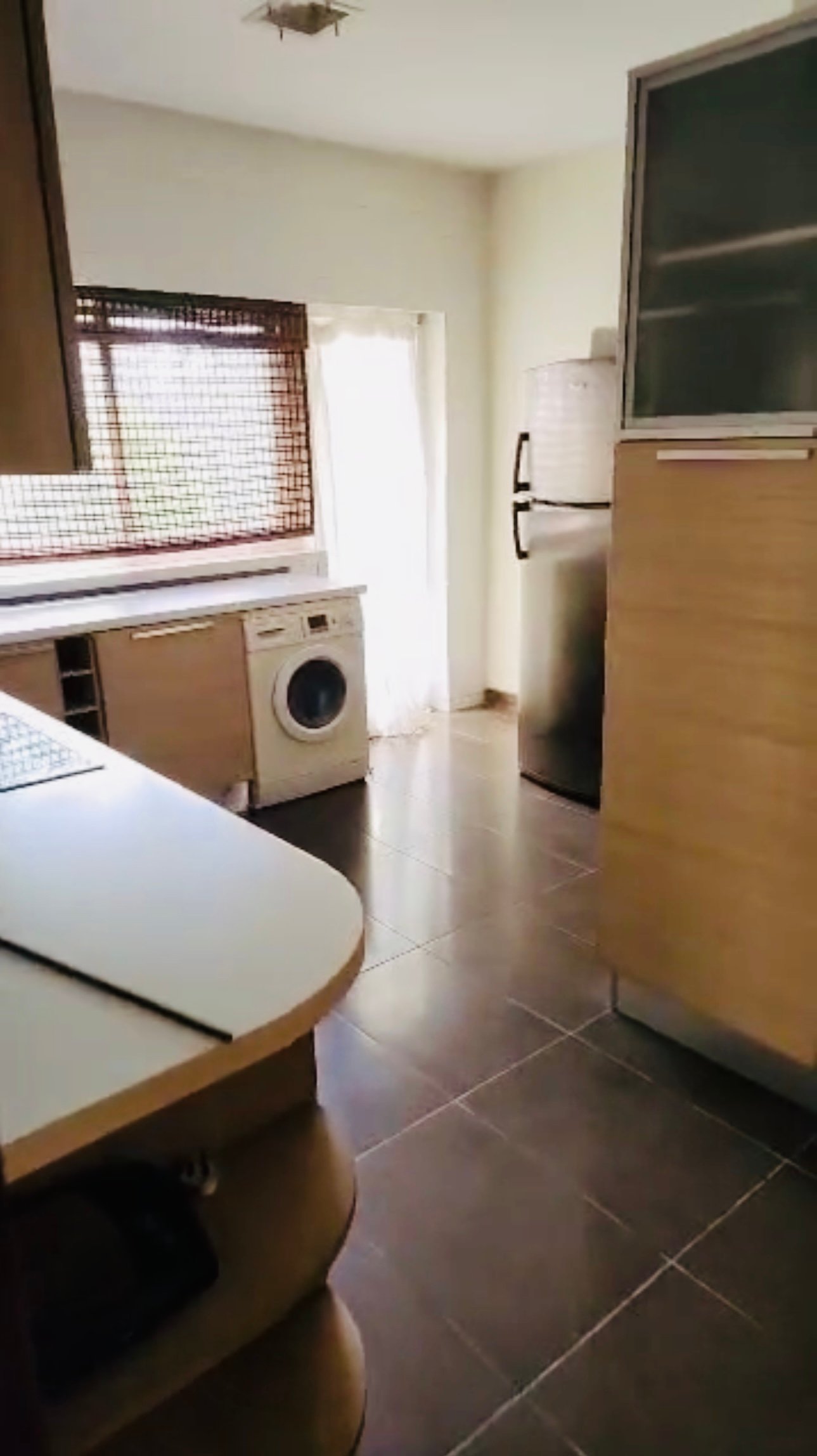 Executive 3 Bedroom Apartment In Ridge