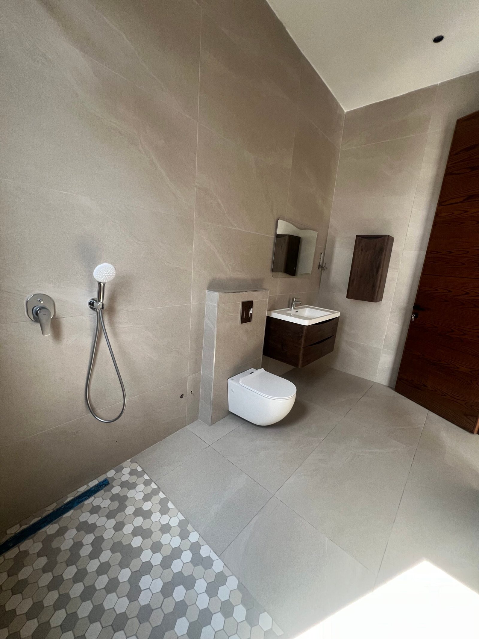 Executive 4 Bedroom House In TseAddo