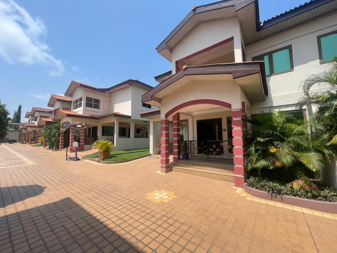 Executive 4 Bedroom Townhouse in Cantonments