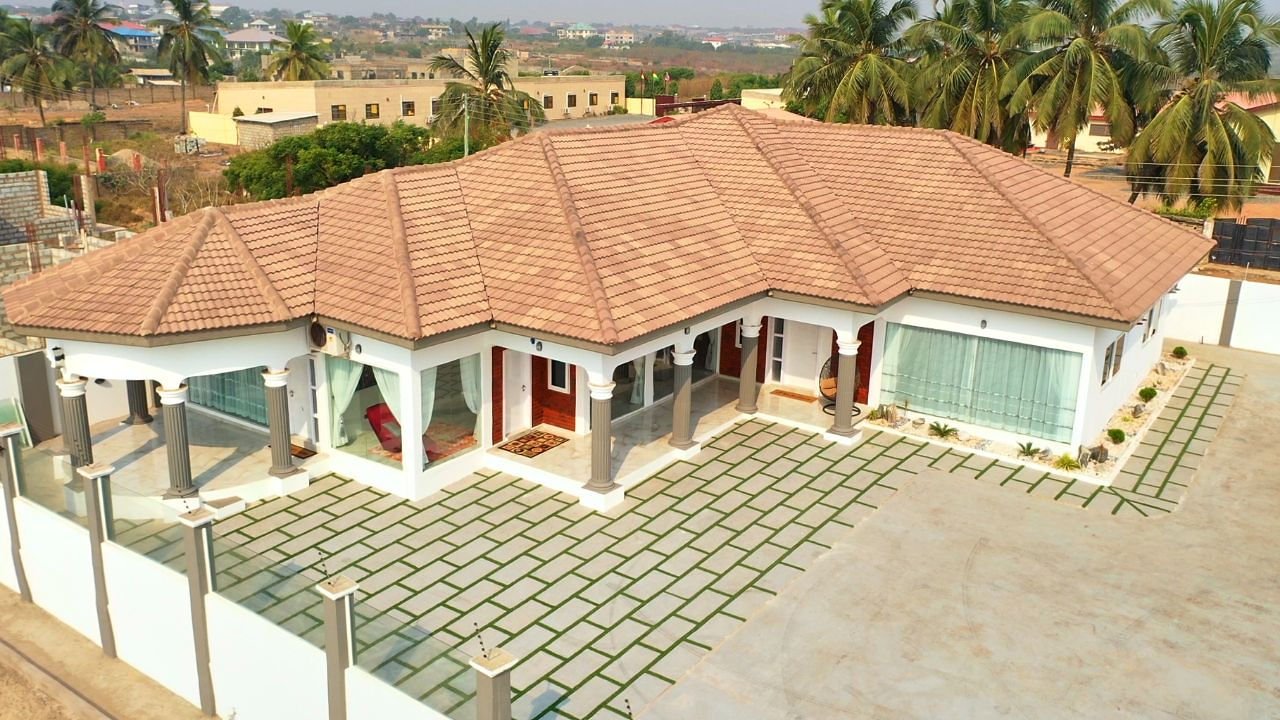 Executive 5 bedroom Beachfront Home in Prampram