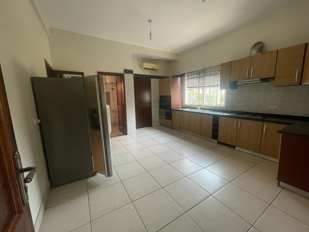 Executive 5 Bedroom House In Trasacco