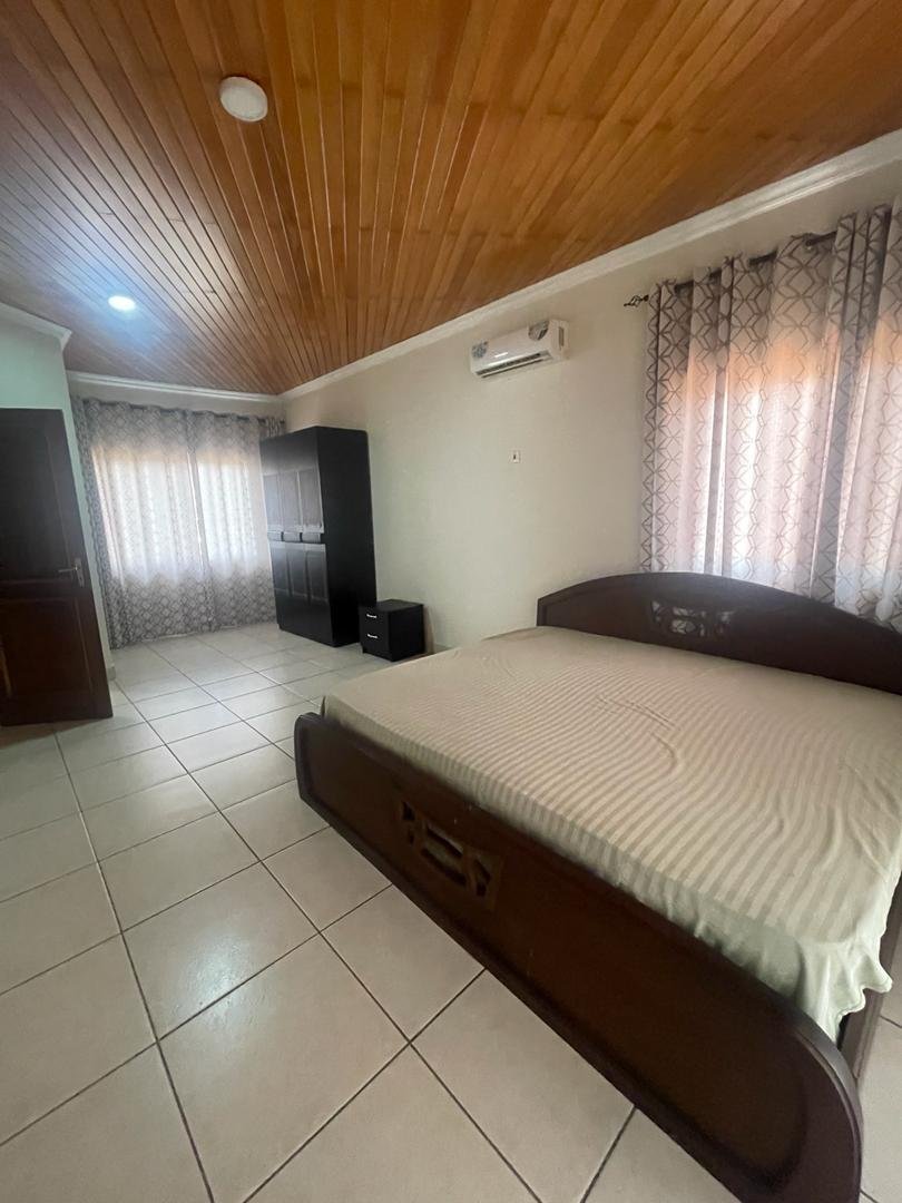 Executive 5 Bedroom House In Trasacco