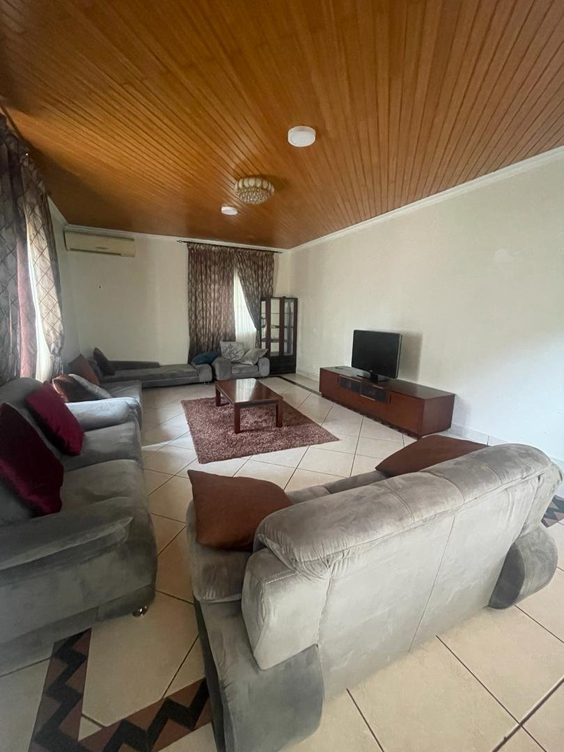 Executive 5 Bedroom House In Trasacco