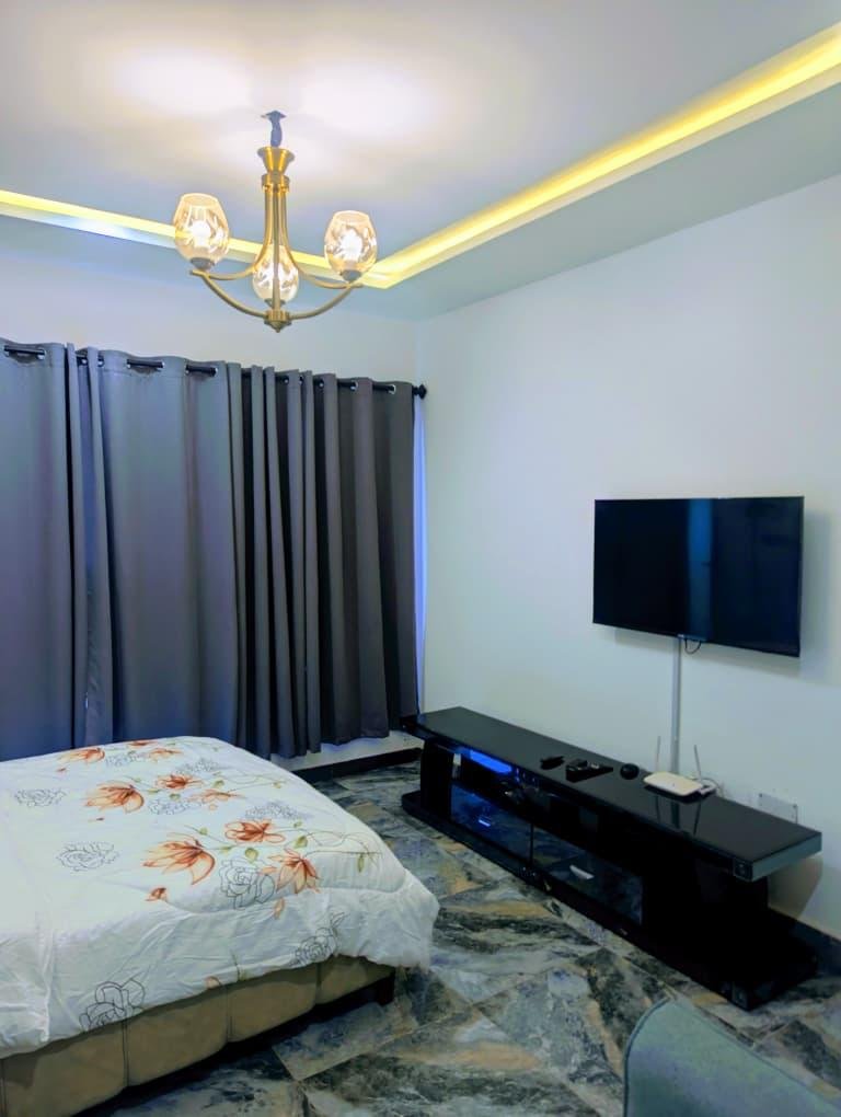 Executive Furnished Studio Apartment In Lakeside