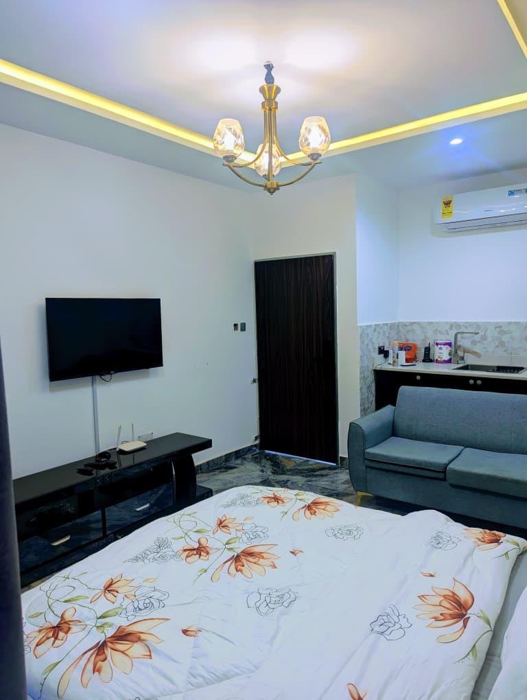 Executive Furnished Studio Apartment In Lakeside