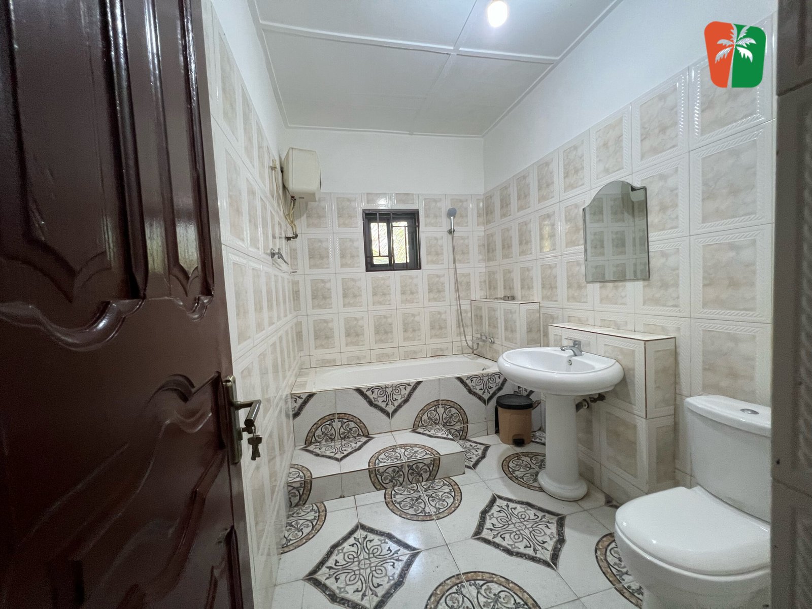 Luscious 5 Bed 5 Bath Garden Estate near KoKrobite Drive