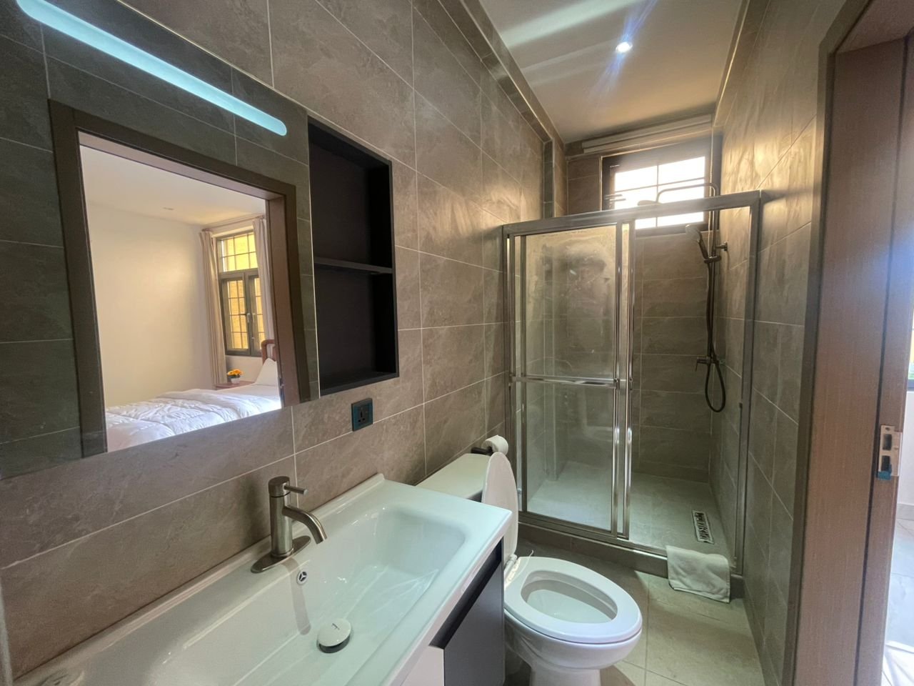 Modern 2 Bedroom Apartment in East Legon