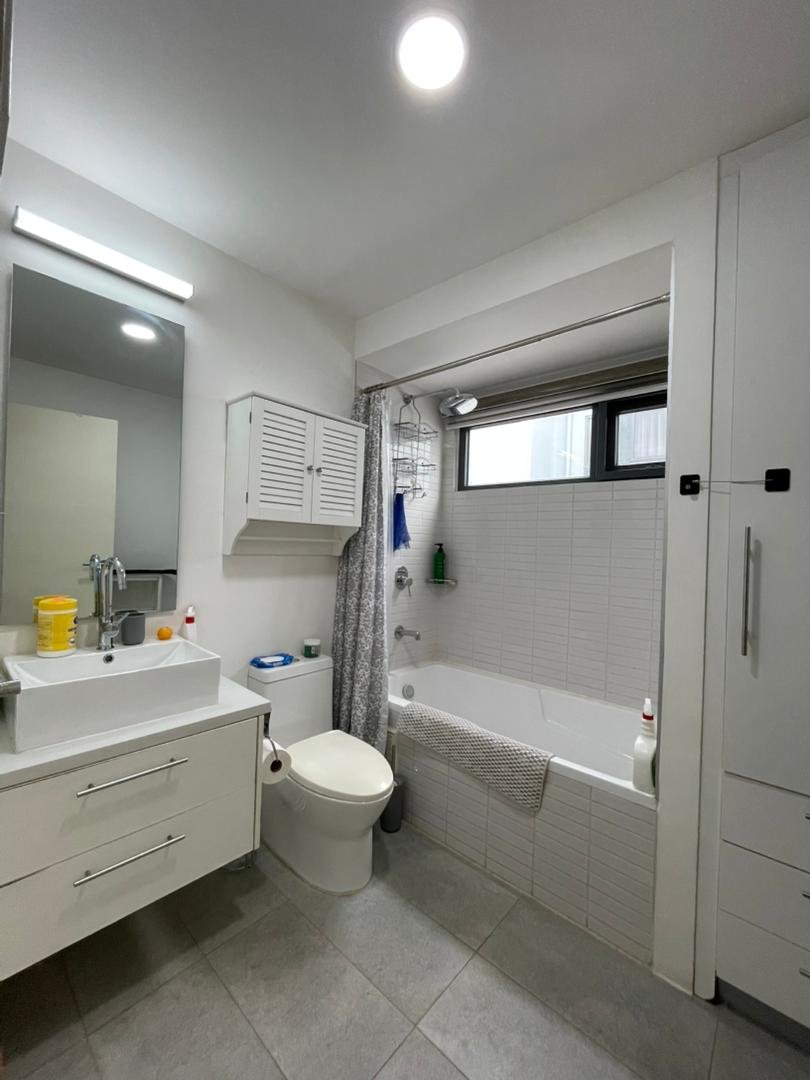 Modern 2 Bedroom Townhouse In Ayi Mensah