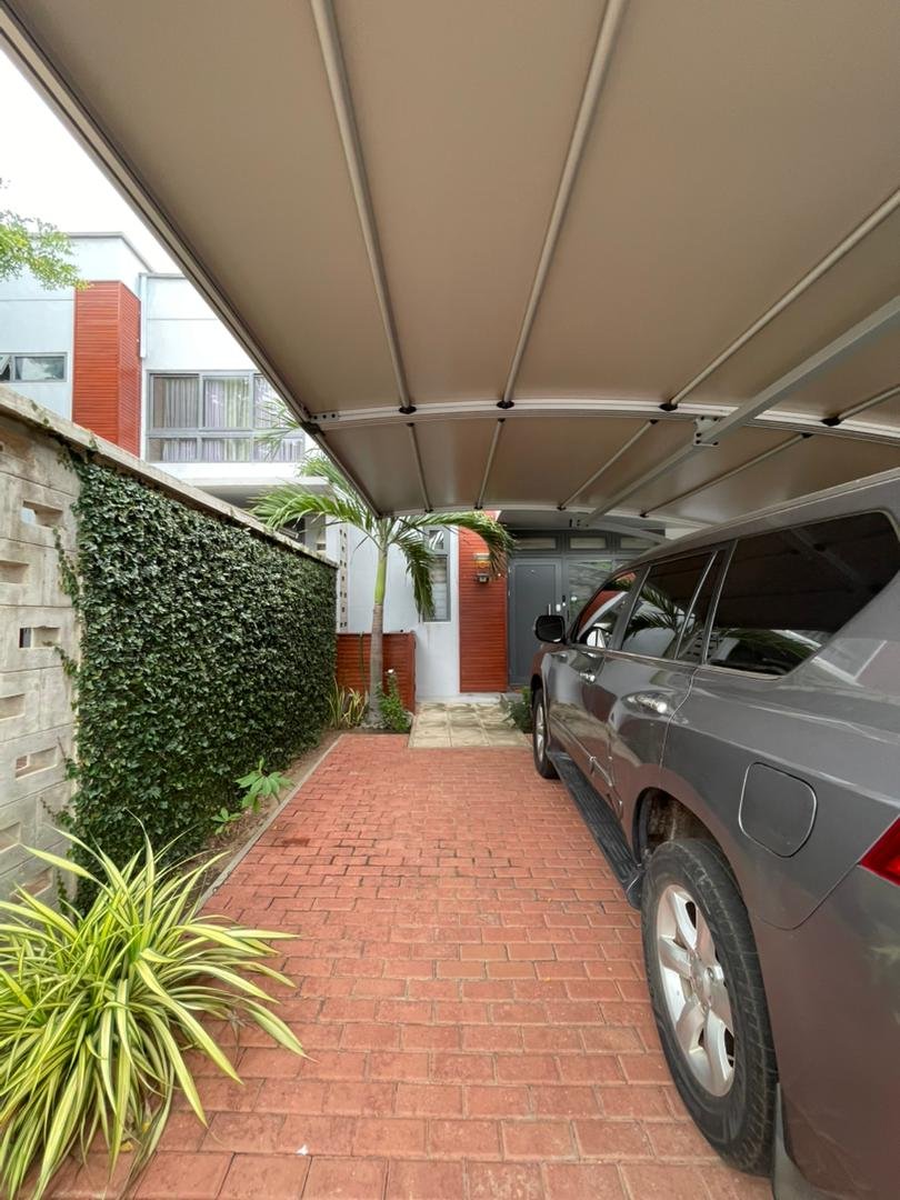 Modern 2 Bedroom Townhouse In Ayi Mensah