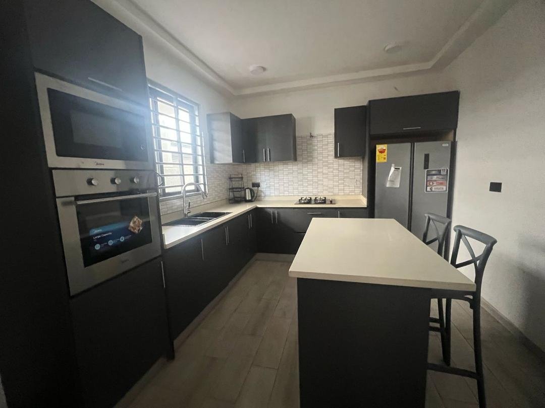 Prime 3 Bedroom Townhouse In East Airport