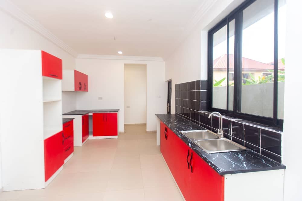 Prime 3 Bedroom Townhouse In Oyarifa