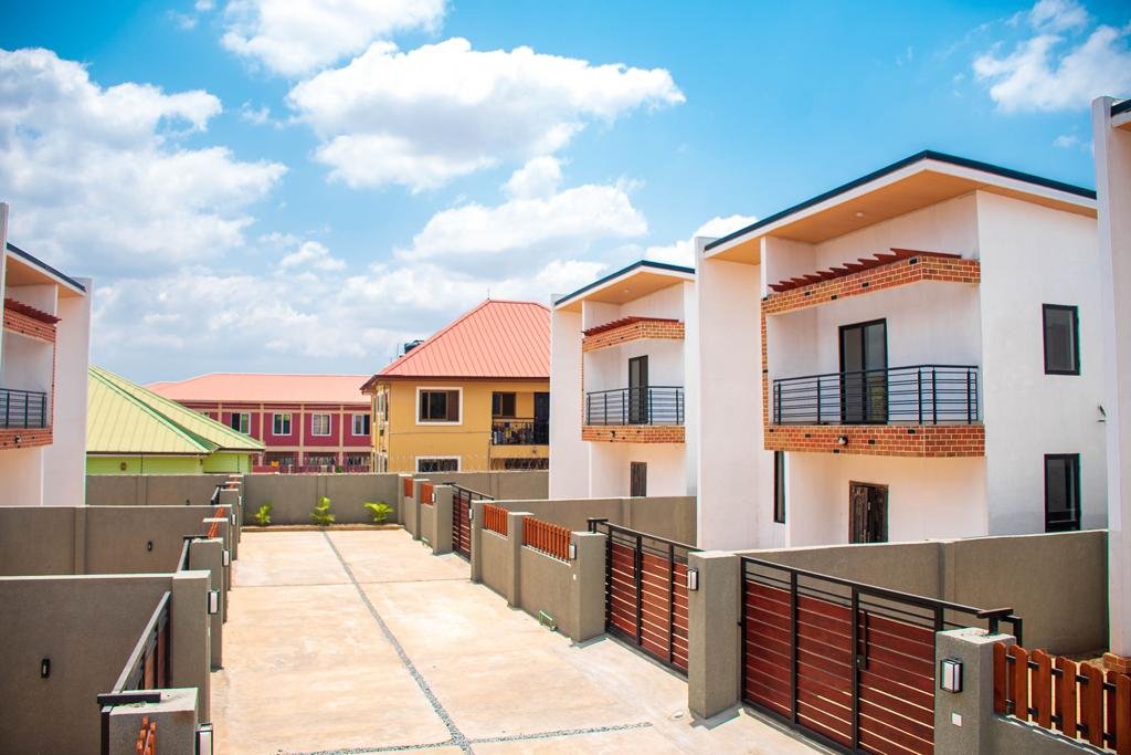 Prime 3 Bedroom Townhouse In Oyarifa