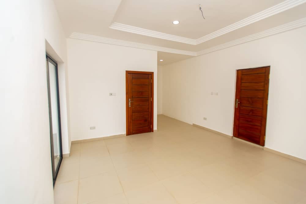 Prime 3 Bedroom Townhouse In Oyarifa