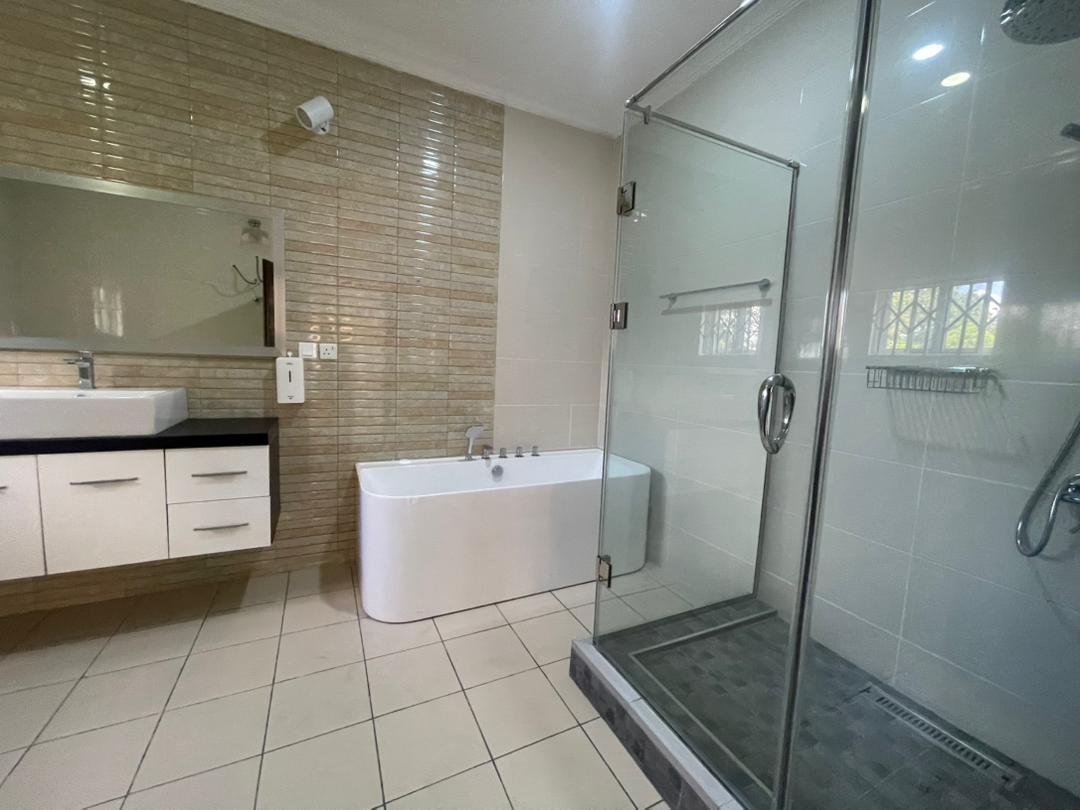 Prime 5 Bedroom Townhouse in Cantonments