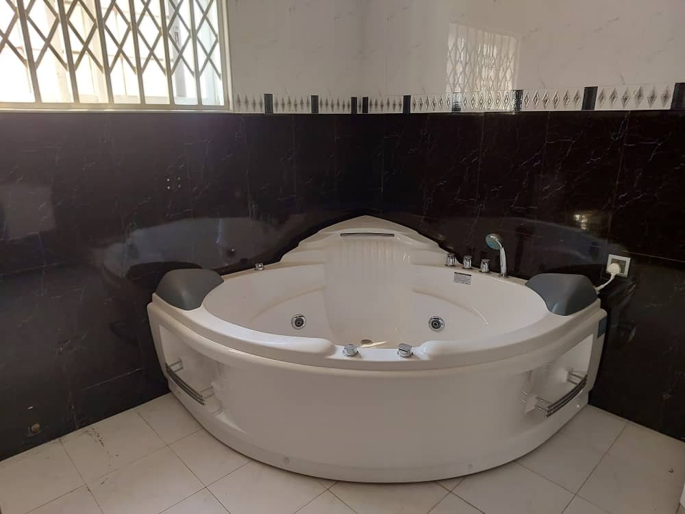 Upscale 4 Bedroom Townhouse in Cantonments