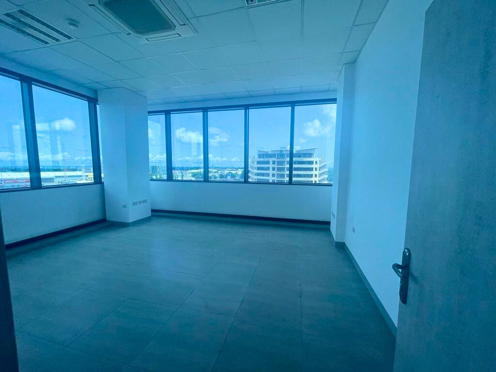 Upscale Commercial Space in Airport