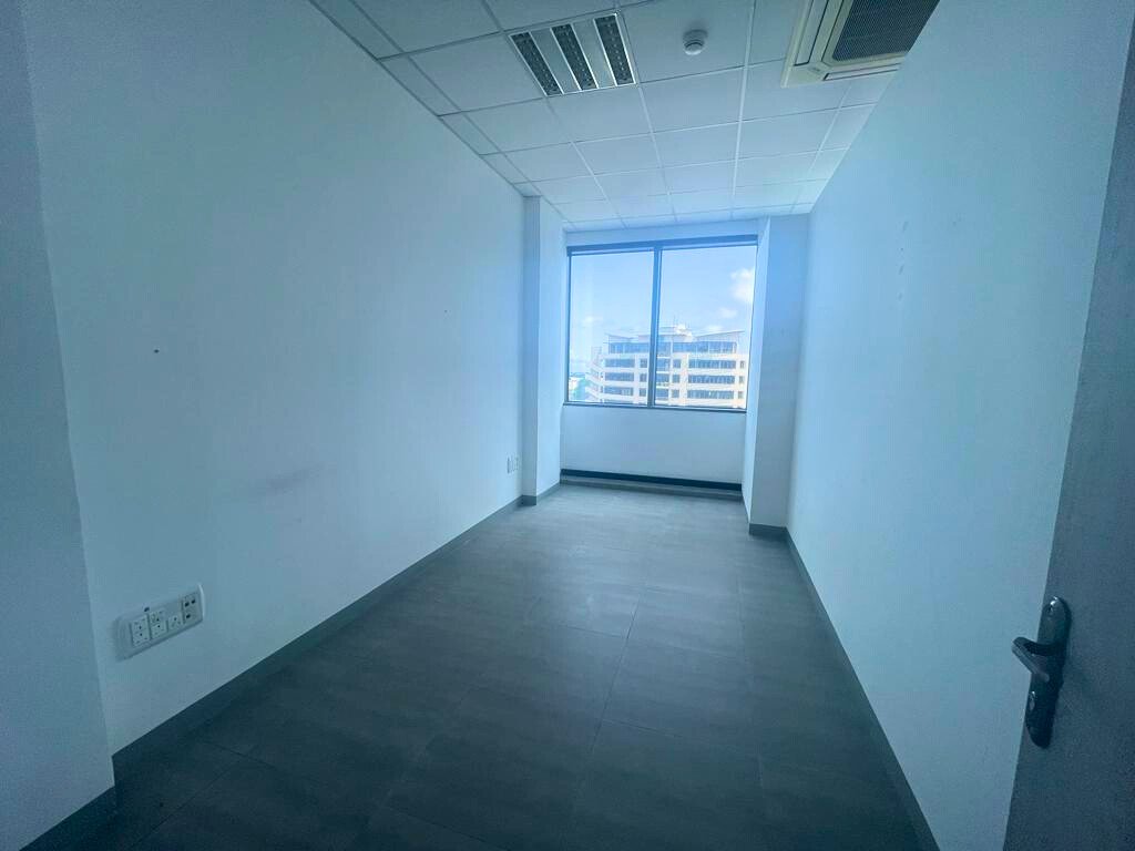 Upscale Commercial Space in Airport