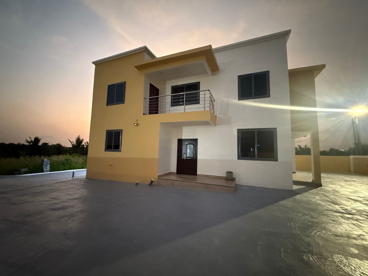 6-Bedroom House for Sale in Pantang – Ideal Investment Property