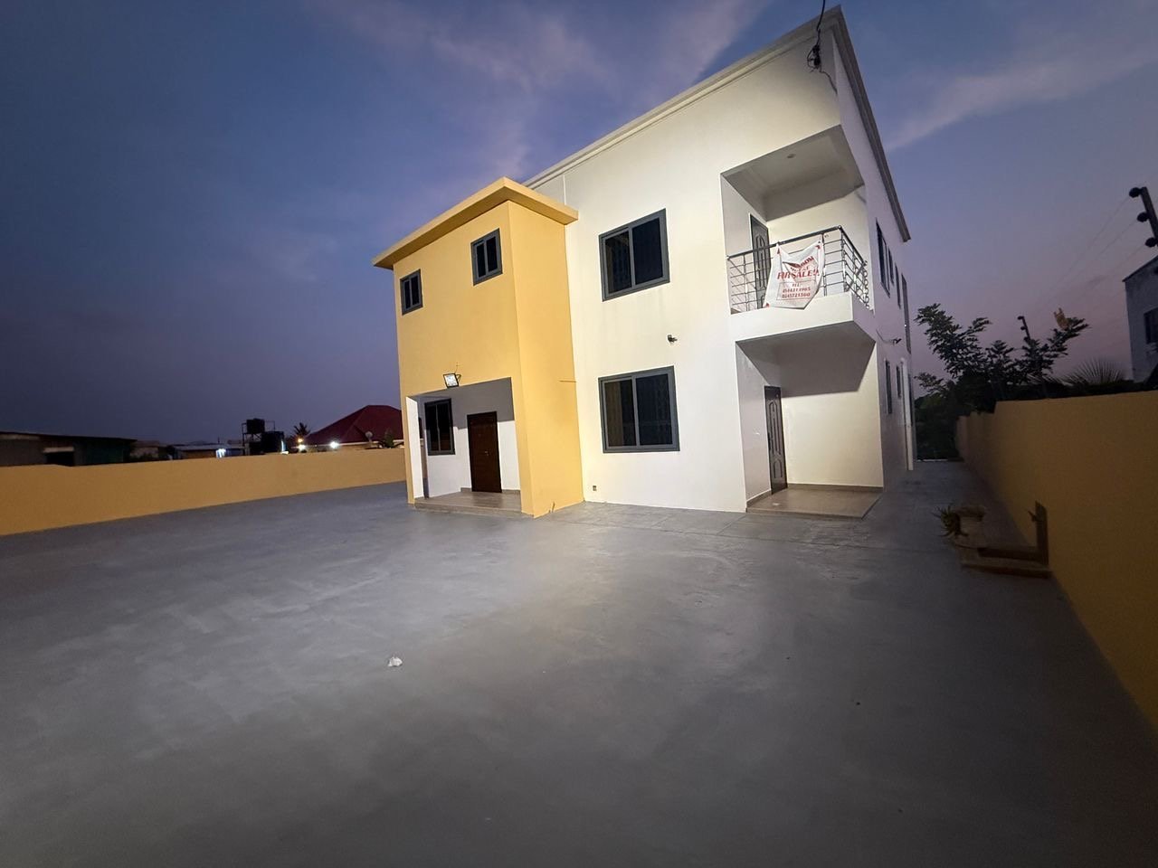 6-Bedroom House for Sale in Pantang – Ideal Investment Property