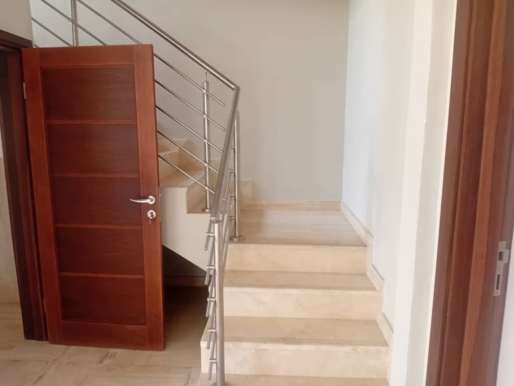 Executive 4 Bedroom Townhouse For Rent In Airport Residential Area