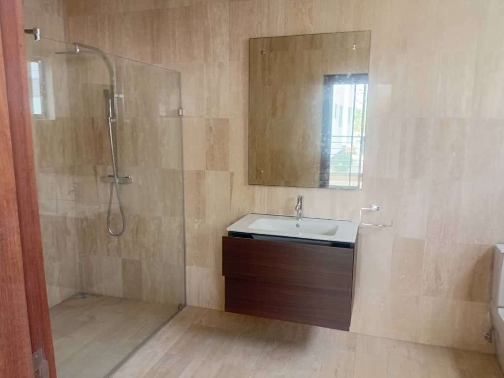 Executive 4 Bedroom Townhouse For Rent In Airport Residential Area