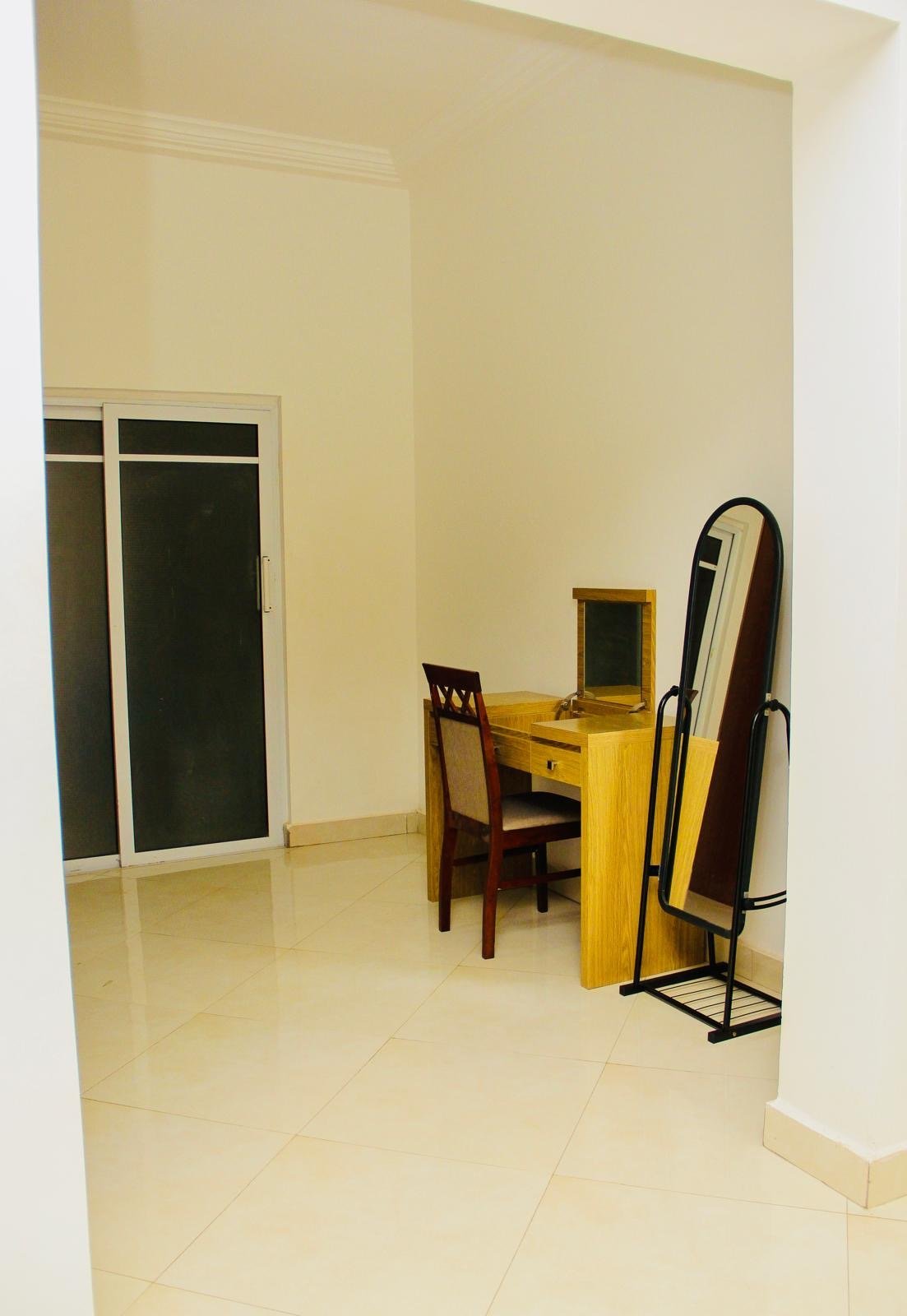 Furnished 4-Bedroom House with Solar & Security for Rent in Tema – $1,100