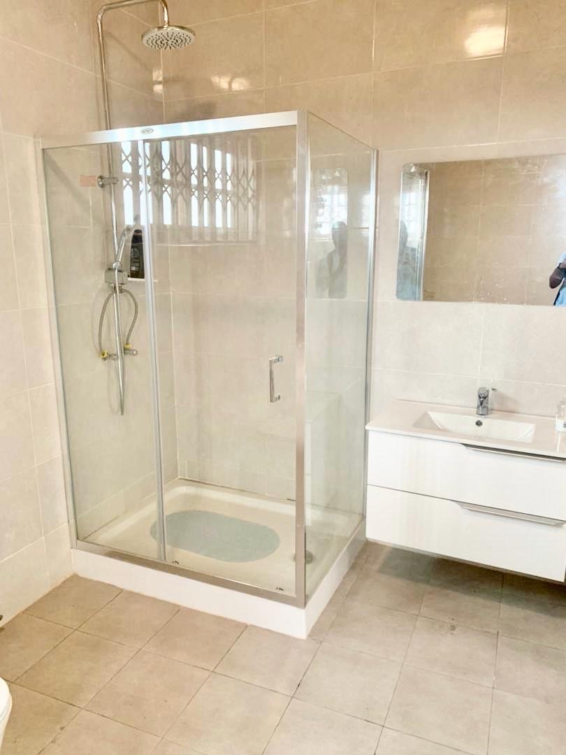 Furnished 4-Bedroom House with Solar & Security for Rent in Tema – $1,100