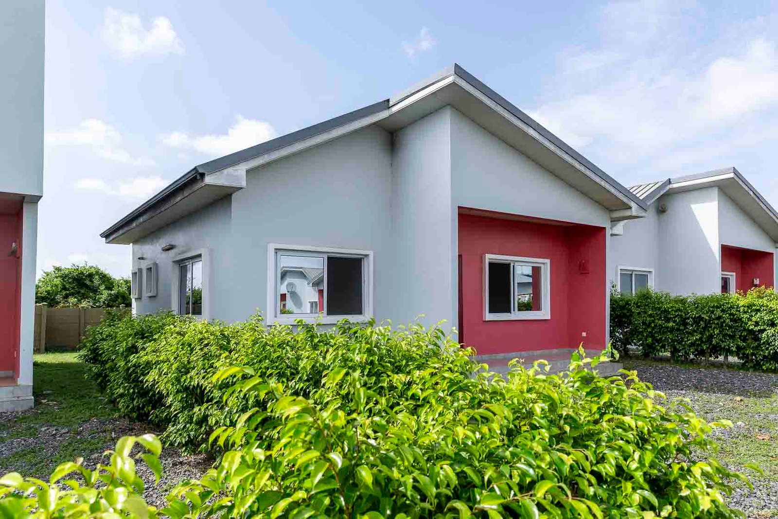 Lovely Charming Modern Bungalow in Oyibi with a Private Yard in a Serene Community