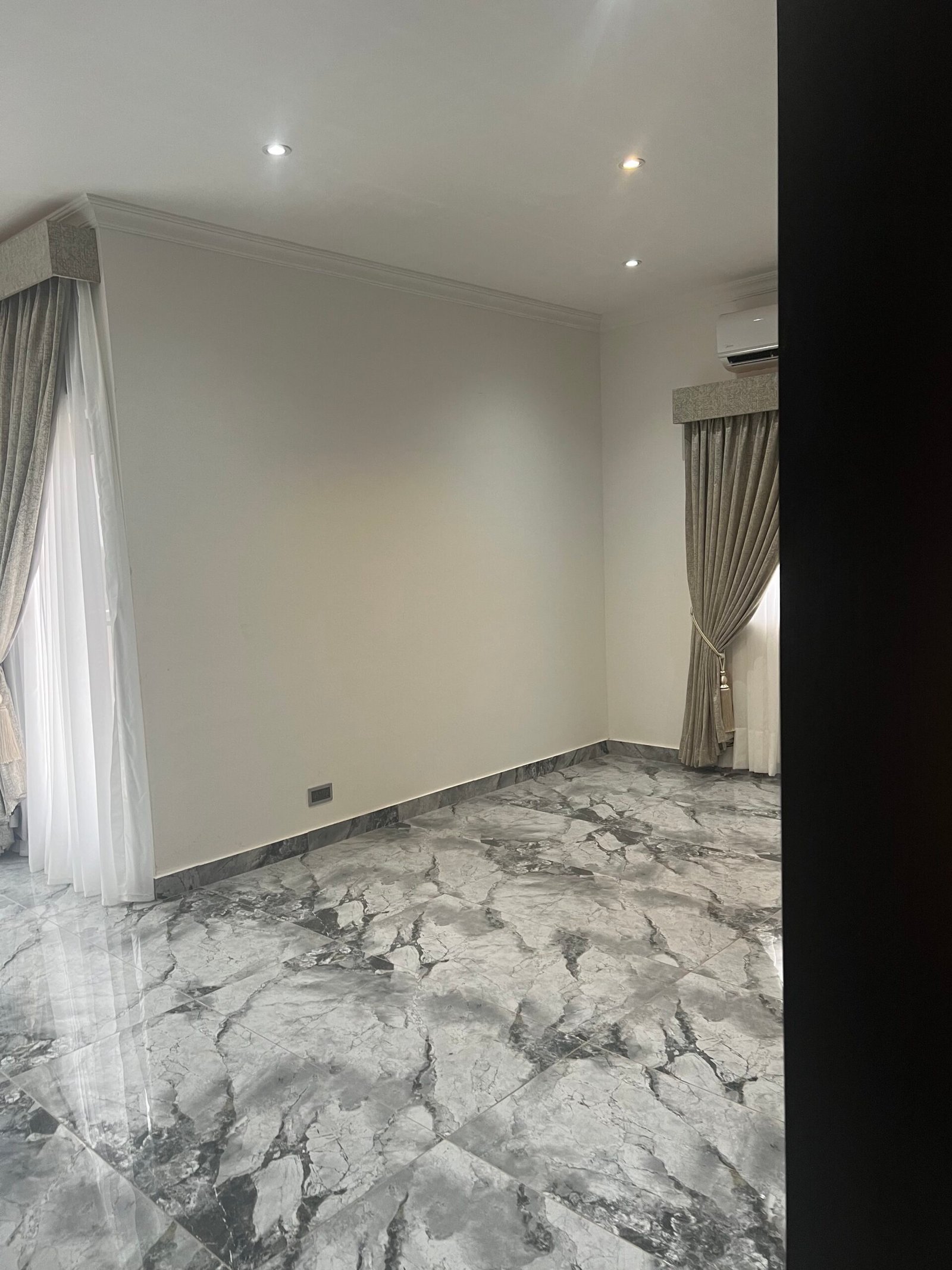 Luxurious 4 Bedroom Townhouse in East Legon For Rent