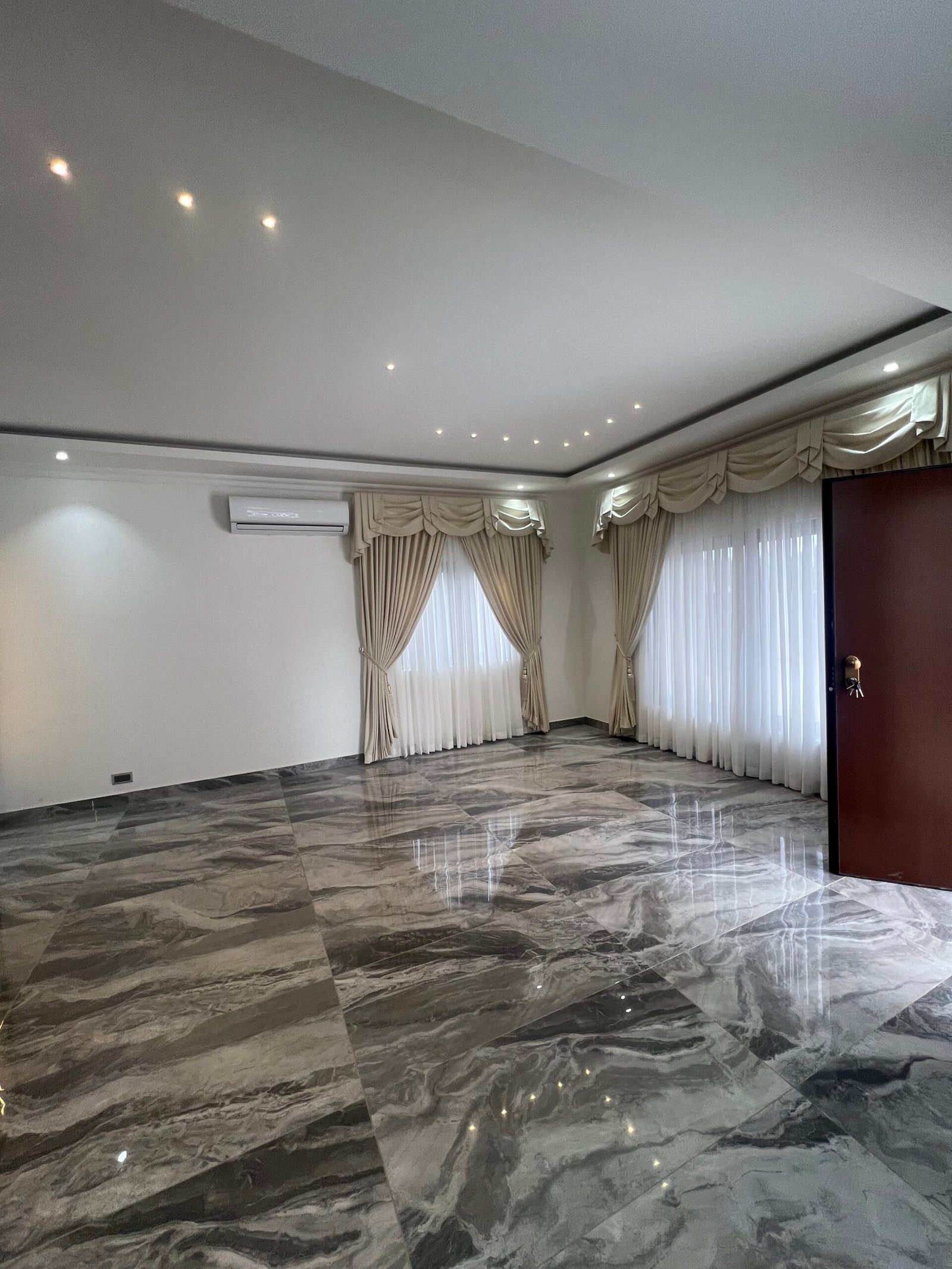 Luxurious 4 Bedroom Townhouse in East Legon For Rent