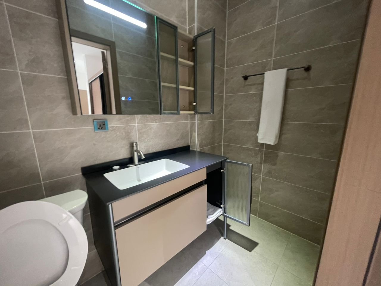 Modern 2-Bedroom Apartment for Rent in East Legon, Accra