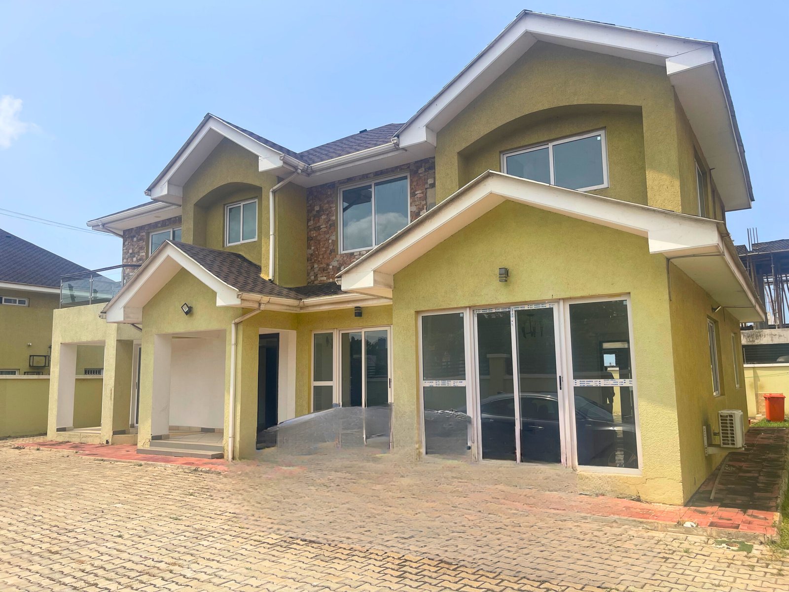 Executive Commercial Space in Adjiringanor East Legon