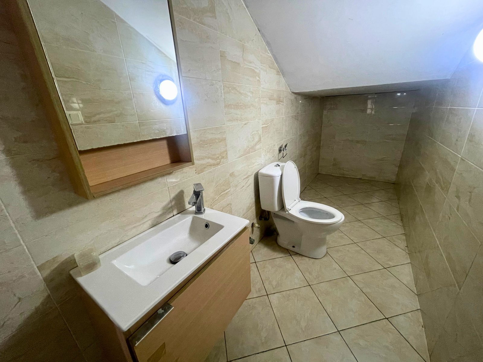 Executive Commercial Space in Adjiringanor East Legon