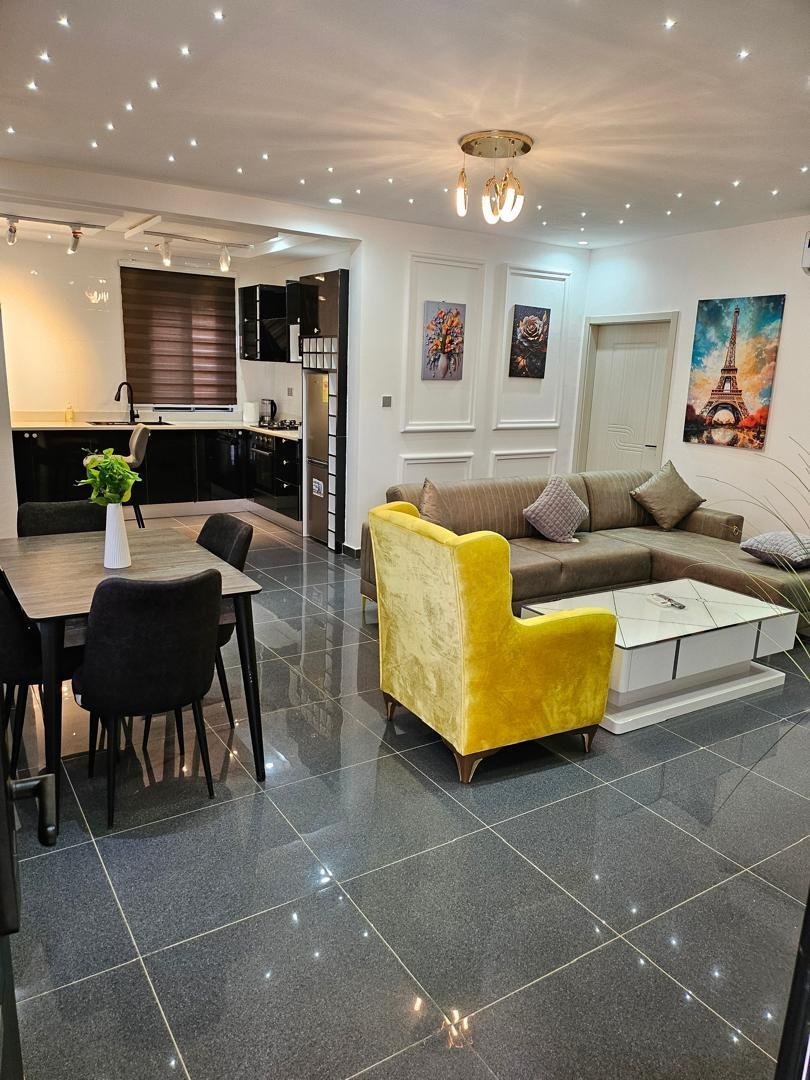 Executive One Bedroom Apartment in Lakeside Estate