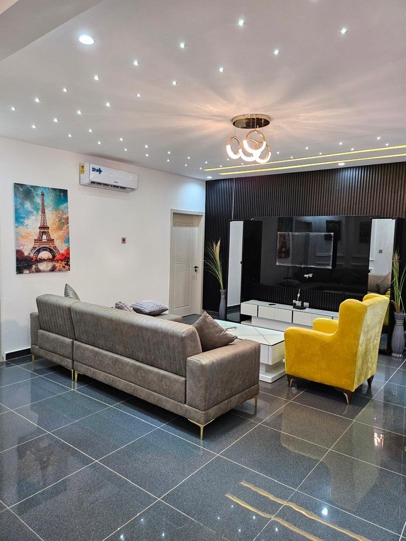 Executive One Bedroom Apartment in Lakeside Estate