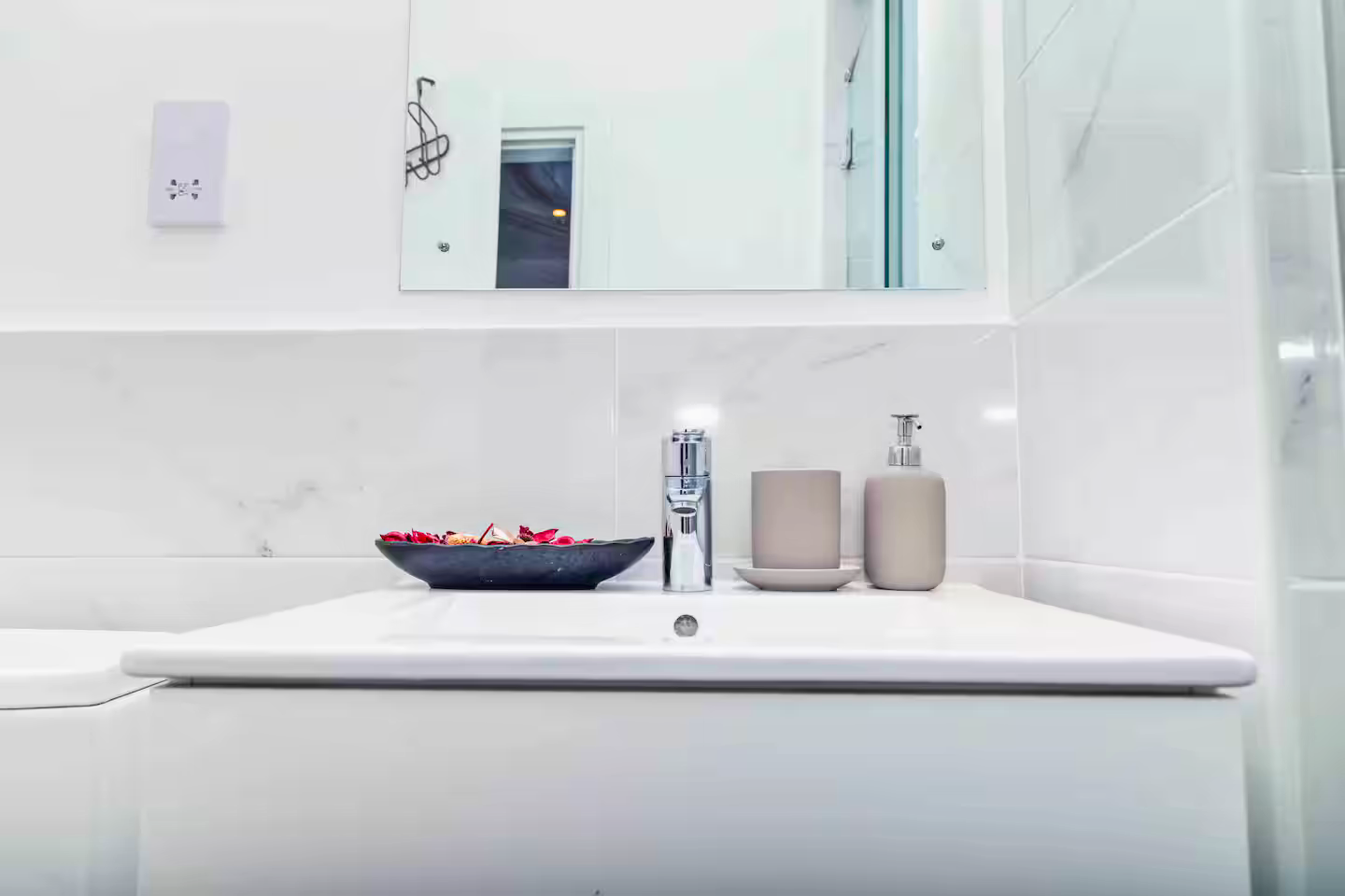 Modern Studio Apartment in Cantonments