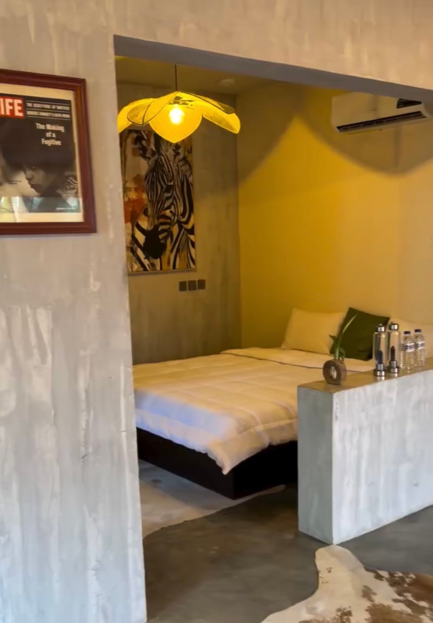 1-Bedroom Bungalow with outdoor Kitchen for Sale in Lakeside